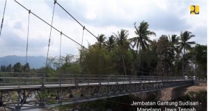 Selain Gerakkan Roda Ekonomi di Desa Jembatan Gantung Bisa Jadi Objek Wisata