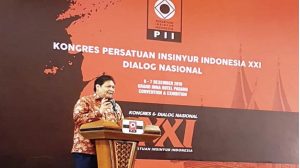 Ini Pesan Airlangga Hartarto Dalam Dialog Nasional ke – XXI PII di Padang