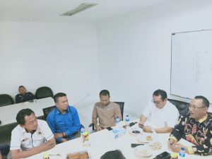 Helldy Agustian menerima kunjungan masyarakat pers di Kantor Cabang Toyota Cilegon