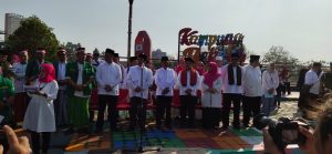 Jalan Kaki Ikuti Kirab Maulid, Walikota Ajak Warga Kota Tangerang Teladani Nabi Muhammad