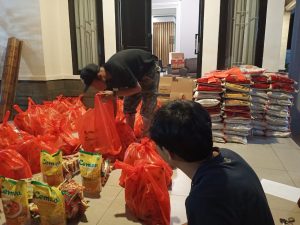 GERAKAN FILANTROPI DI TENGAH MEROSOTNYA EKONOMI AKIBAT COVID 19