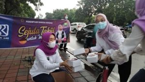 Utamakan Kolaborasi, Erni Sugiyanti Ajak 40 Kader PKB Bagikan 1000 Takjil Gratis di Bogor