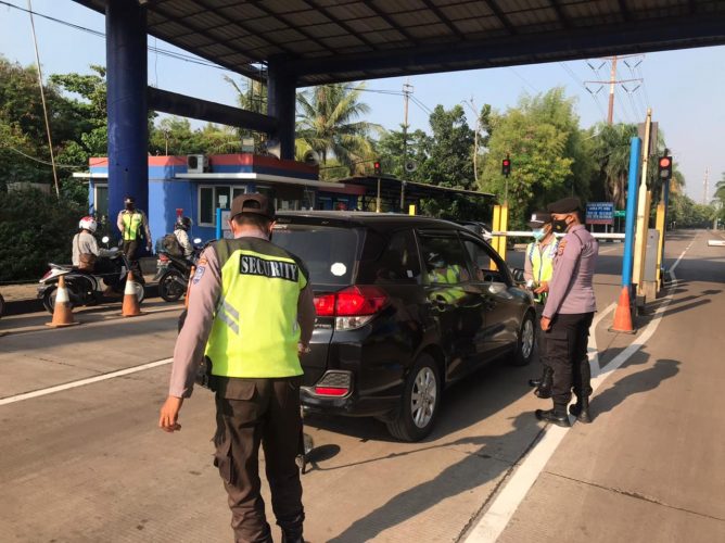 Ditpamobvit Polda Banten Patroli Berikan Rasa Aman di PT Krakatau Bandar Samudra