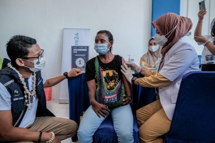 Pelaku Parekraf di Raja Ampat Antusias Ikut Vaksin