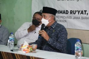 Terharu, Penerima Program Rutilahu Jawa Barat Hadir di Reses Achmad Ru’yat