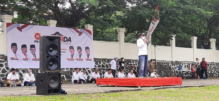 Dewan Achmad Ru’yat Cairkan Suasana Konsolidasi Pemenangan PKS Kabupaten Bogor Dengan Hiburan Nyanyi dan Senam Nusantara