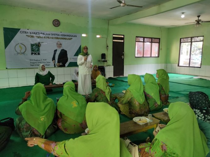 Gelar Sosialisasi 4 Pilar di Leuwiliang Bogor, Dewan Jabar Erni Sugiyanti Gandeng Muslimat NU Tingkatkan Wawasan Kebangsaan
