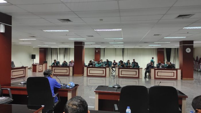 Di depan Gedung DPRD Kota Bogor Universitas Ibnu Khaldun Bogor Melakukan Aksi Demonstrasi Tolak RKUHP