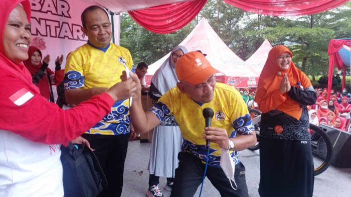 Achmad Ru’yat Ramaikan Senam Nusantara Indonesia di Bandung