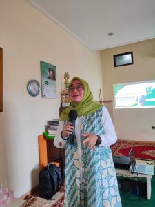 Lewat Koperasi Simpan Pinjam, Erni Sugiyanti Latih Kemandirian Perempuan Muslimat NU Cabang Parung
