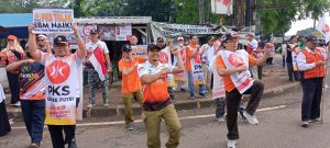 Tolak Kenaikan Harga BBM Bersubsidi, Dewan Jabar Mochamad Ichsan Lakukan Flashmob di Jalan Raya Gunung Putri Bogor