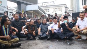 Temui Demonstran PMII Jawa Barat, Dewan Mochamad Ichsan Ikut Tolak Kenaikan Harga BBM Bersubsidi