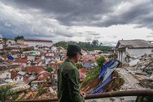 Diduga Menjadi Salah Satu Penyebab Tanah Longsor, Pemkot Bogor Melakukan Pembongkaran Bangunan Tak Berizin di Wilayah Gang Barjo
