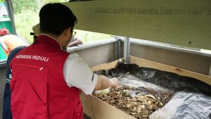 Kilang Pertamina Plaju Dorong Penggunaan Pakan Ikan Alternatif untuk Pembudidaya Ikan di Sungai Gerong dengan Membantu Instalasi dan Penggiling Pakan Maggot dari dari Limbah Tempe