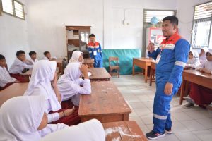 Pekerja Muda Pertamina Balongan Berbagi Ilmu kepada Siswa SDN 1 Majakerta Guna Membimbing Siswa Miliki Nilai Akhlak
