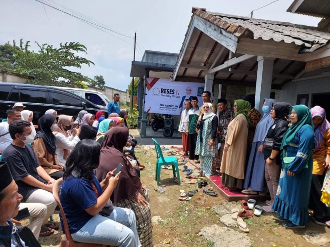Masalah Sampah Jadi Curhatan Warga Desa Pasir Jaya Saat Reses Dewan Erni Sugiyanti