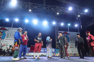 Saat Tutup Festival Budaya Betawi Benyamin Beradu Peran dengan Aziz Gagap