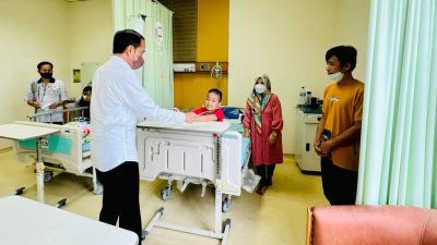 Presiden Jokowi Meninjau Langsung RSUD Arifin Achmad Saat Tiba di Pekanbaru