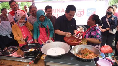 Pertamina Bersama Wapres Serahkan Bantuan Untuk Warga Pengungsi Plumpang