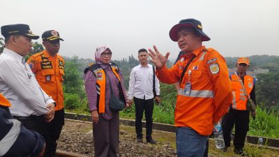 Sekda Kota Bogor Memantau Langsung Proses Evakuasi Empat Korban Longsor Empang