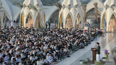 Shalat idulfitri Perdana Masjid Raya Al Jabbar dipadati Ribuan Warga