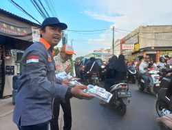 DPC PKS Parung Menebar 3500 Paket Ta’jil di Sepanjang Jalan Raya Haji Mawi