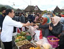 Presiden Joko Widodo Mengawali Kunjungan Kerja dengan Mengunjungi Pasar Selo Kabupaten Boyolali