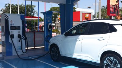 PLN Pastikan SPKLU Disepanjang Jalan Utama Mudik Siap Melayani Pengguna Kendaraan Listrik