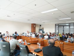 Untuk Mencari Solusi Polemik Proses Pengosongan Plaza Bogor Komisi II DPRD Kota Bogor Menggelar Rapat Kerja
