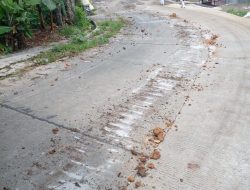 Jalan Samisade di Rusak Alat Berat Diduga Milik PT. BSS, Warga Cipelang Marah Marah