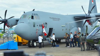 Presiden Jokowi Saksikan Penyerahan Pesawat Hercules untuk TNI AU