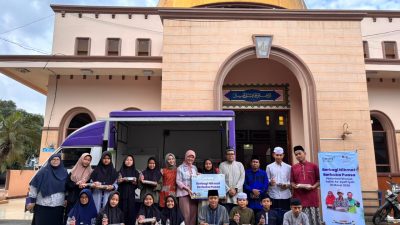 PT KAI Logistik Bersama BMM Salurkan 200 Paket Ramadhan di Pesantren Khusus Yatim As-Syafi’iyah Jatiwaringin