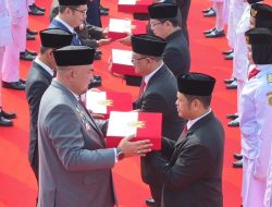 Sambut HUT ke-81 RI, Bupati Bogor Rudy Susmanto Serahkan Bendera Merah Putih ke 40 Kecamatan
