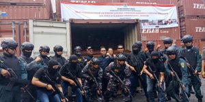 57 Kontainer Kayu Ilegal dari Papua Senilai Rp 16,5 Miliar Diamankan Ditjen Gakkum dan Lantamal VI
