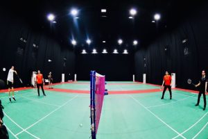 Presiden Jokowi Bermain Bulu Tangkis Bersama Atlet Nasional, Usai Menyaksikan Pertandingan BWF World Tour Finals 2021