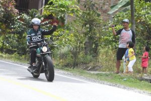 Presiden Jokowi Riding di Toba, Akui Udaranya Segar