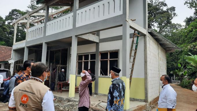 Dewan Achmad Ru’yat Sukses Advokasi Program Stimulan RKB ke Rhaudatul Falah Bojong Koneng Bogor