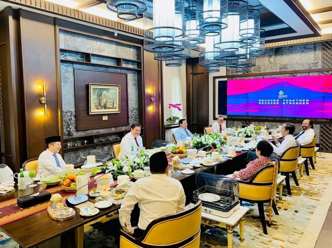 Para Ketua Umum Partai Politik Koalisi Pemerintah Bertemu Presiden Jokowi di Istana Kepresidenan Jakarta