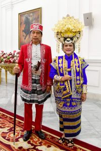 Pada HUT ke-77 Kemerdekaan RI Presiden Jokowi Mengenakan Baju Adat Buton