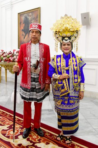 Pada HUT ke-77 Kemerdekaan RI Presiden Jokowi Mengenakan Baju Adat Buton