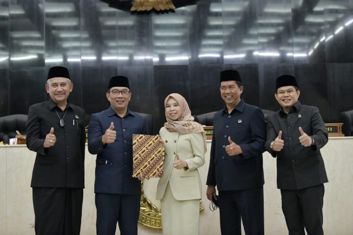 Ridwan Kamil Menandatangani Nota Kesepakatan Perubahan KUA dan PPAS Anggaran 2022
