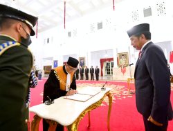 Pengucapan Sumpah Sunarto sebagai Wakil Ketua MA Bidang Yudisial Disaksikan Langsung Presiden Jokowi