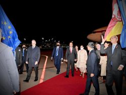 Tiba di Hannover, Presiden Jokowi dan Ibu Iriana Disambut Duta Besar RI