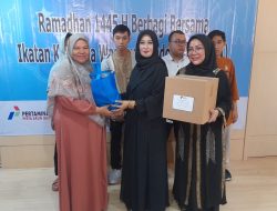 IKWI Pusat Berbagi Bersama di Bulan Ramadhan, 300 Paket Sembako dan Alat Sholat Diserahkan ke ABK dan Anak Yatim