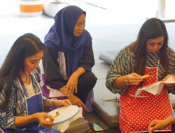Rayakan Hari Batik Nasional, HARRIS Sentul City Bogor Dorong UMKM Lokal Naik Kelas